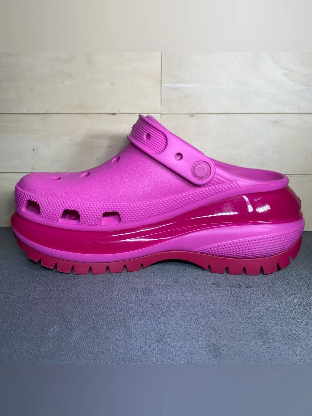 Crocs Classic Mega Crush Clogs Pink Women's Size 8 Shoes Chunky Platforms